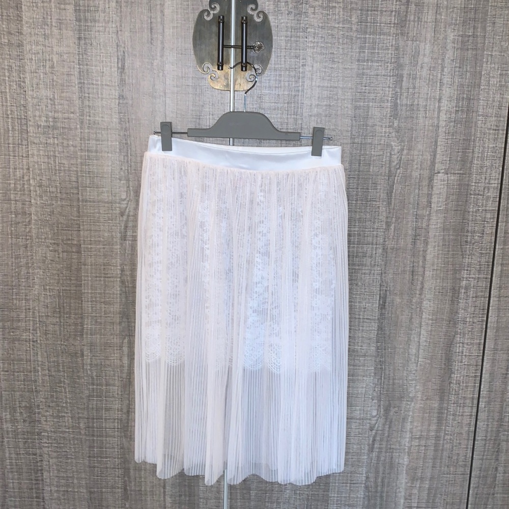 Victoria’s Secret Tulle‎ & Floral Lace Skirt